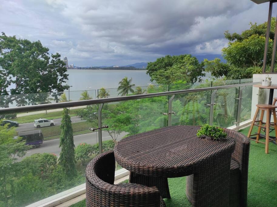 Heaven In City With Full Seaview 2 Cozy Br Bay 21 Kota Kinabalu Bagian luar foto